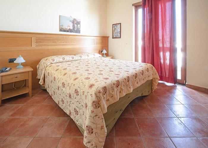 Hotel Sottovento Sant'Egidio del Monte Albino Buitenkant foto