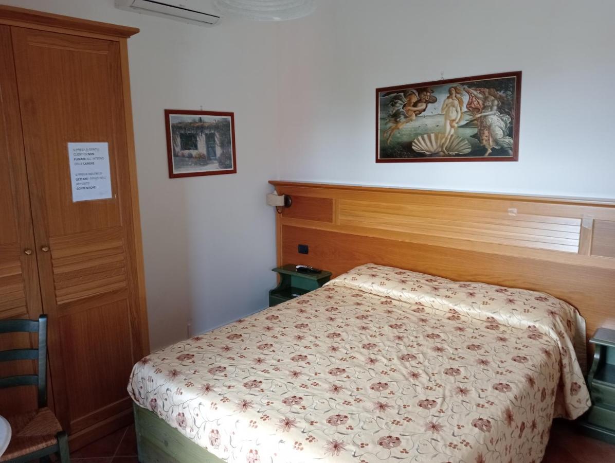 Hotel Sottovento Sant'Egidio del Monte Albino Buitenkant foto