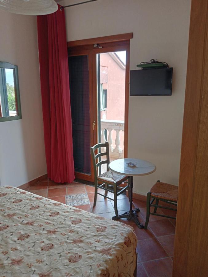 Hotel Sottovento Sant'Egidio del Monte Albino Buitenkant foto