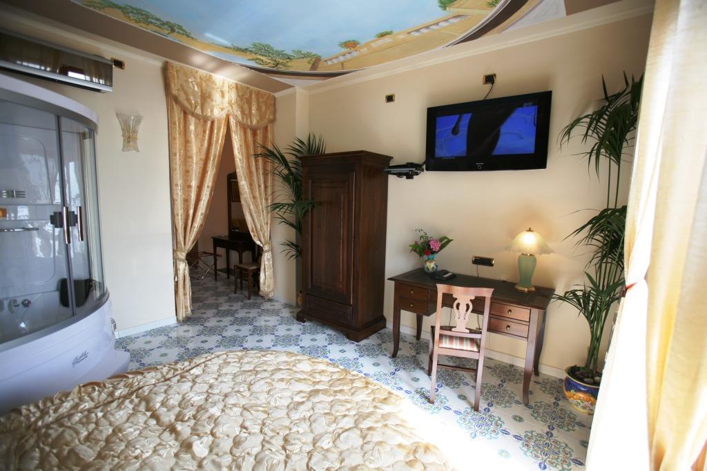 Hotel Sottovento Sant'Egidio del Monte Albino Buitenkant foto
