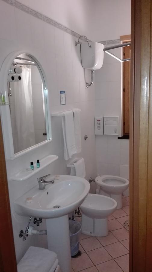 Hotel Sottovento Sant'Egidio del Monte Albino Buitenkant foto