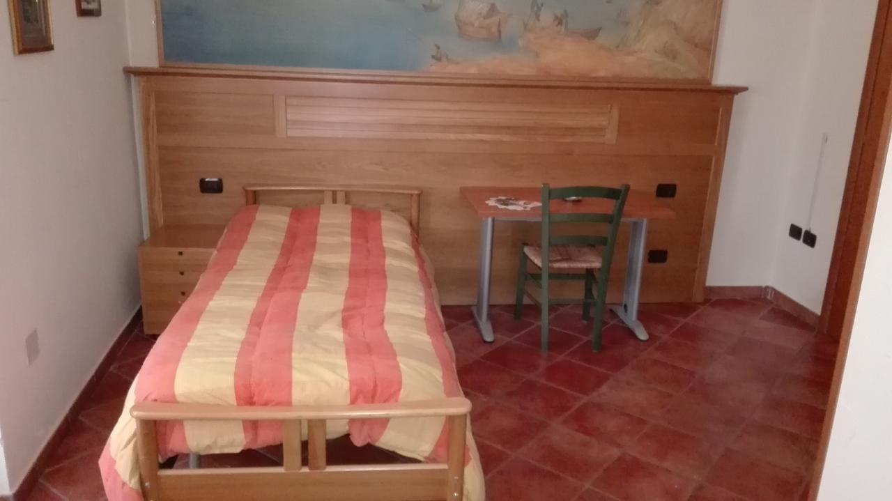 Hotel Sottovento Sant'Egidio del Monte Albino Buitenkant foto