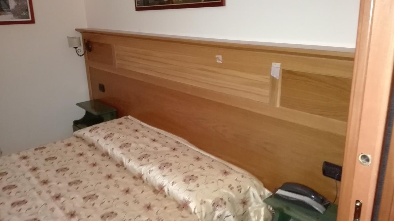 Hotel Sottovento Sant'Egidio del Monte Albino Buitenkant foto